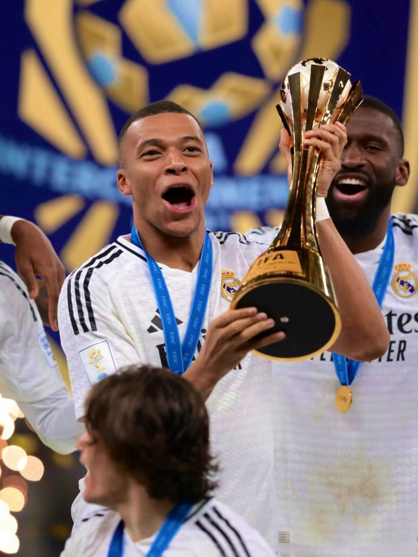 开云官方入口-关于冲刺阶段皇家马德里备战欧联，内部沟通细节曝光，目标明确，控场能力受关注的信息