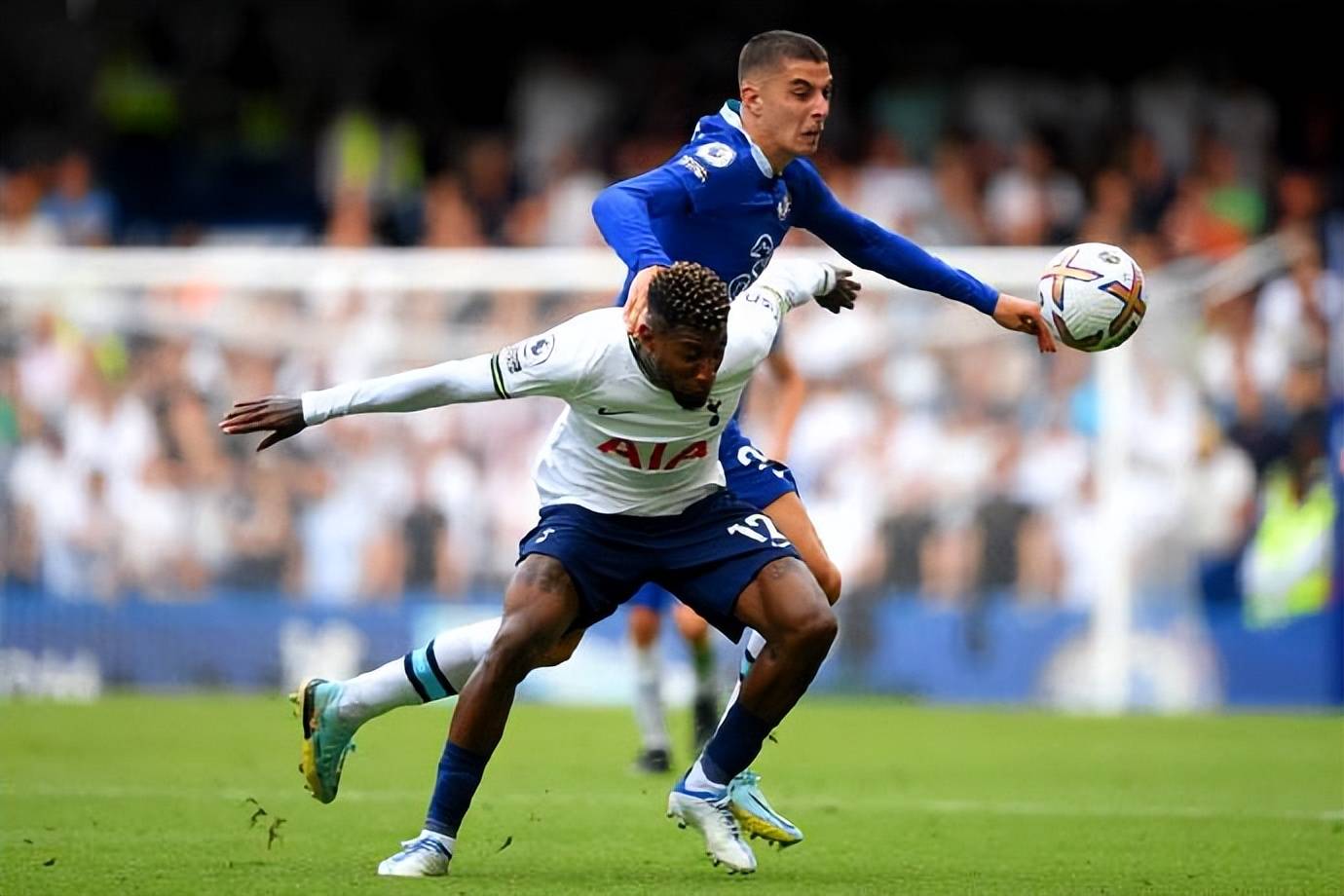 足总杯今晨走向成谜，上海申花调整名单，话题不断，轮换策略成焦点的简单介绍