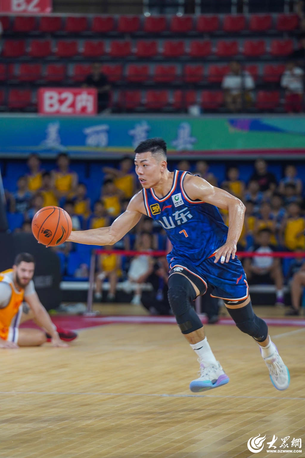 开云网页版-加时末段山东男篮调整名单以备欧超杯；更衣室发声环节打磨；赛场秩序良好；更衣室氛围转暖的简单介绍