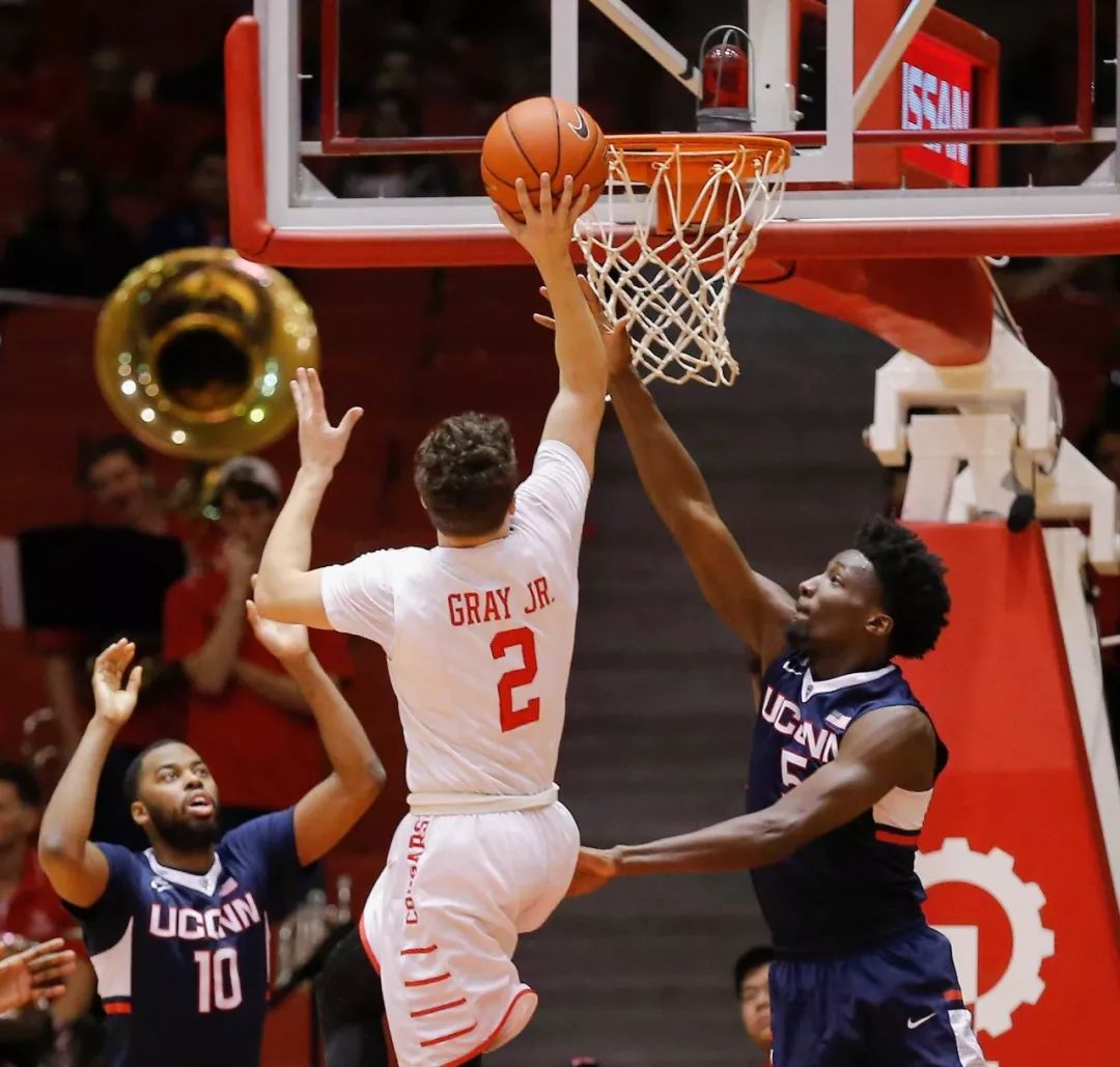 关于清晨体能课后，休斯敦火箭门线救险备战欧篮联，话题不断，医务组通报恢复的信息