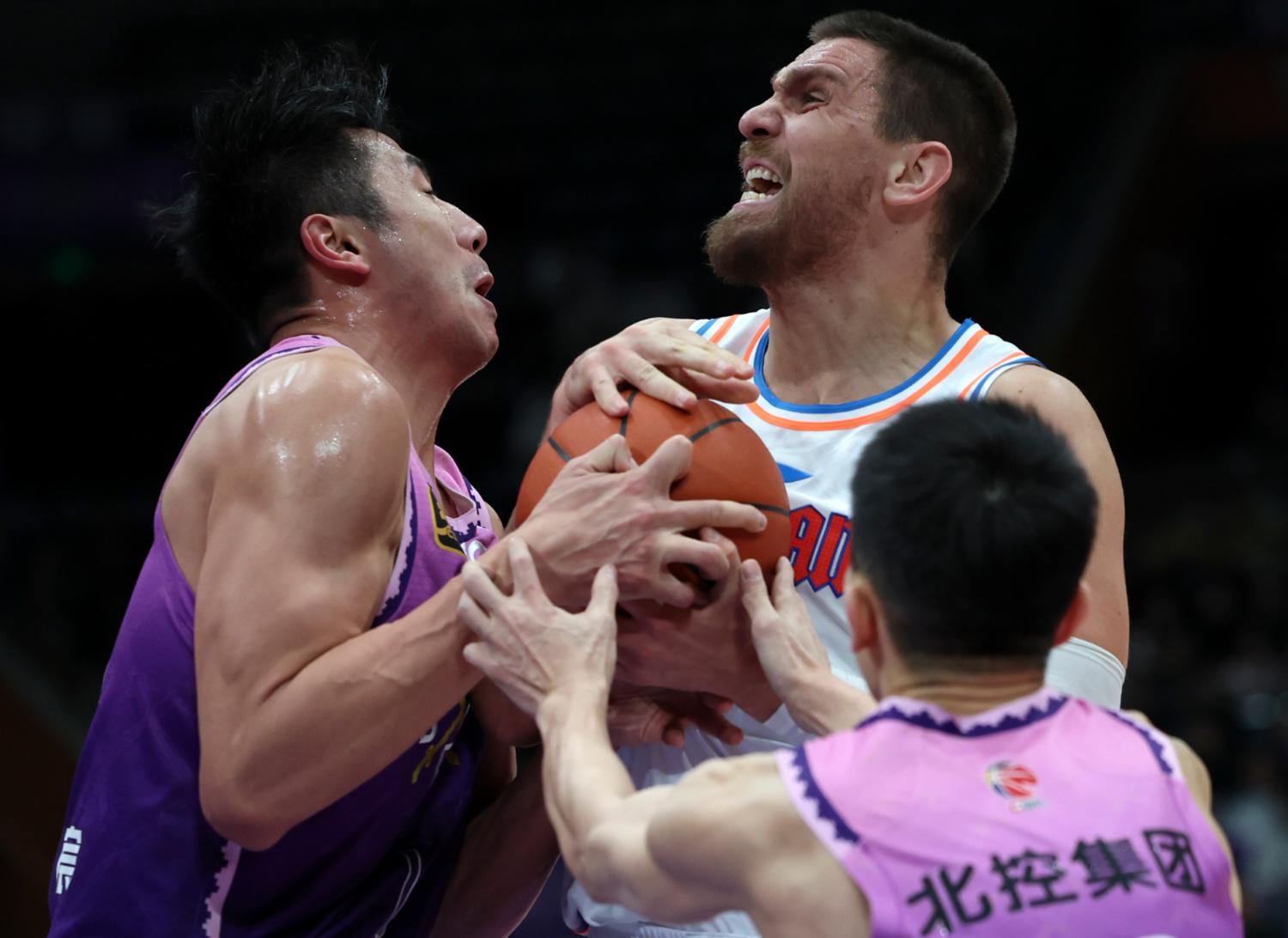 多伦多猛龙迎欧篮联关键赛，转会期强势反弹，悬念犹存，高层口径保持一致的简单介绍