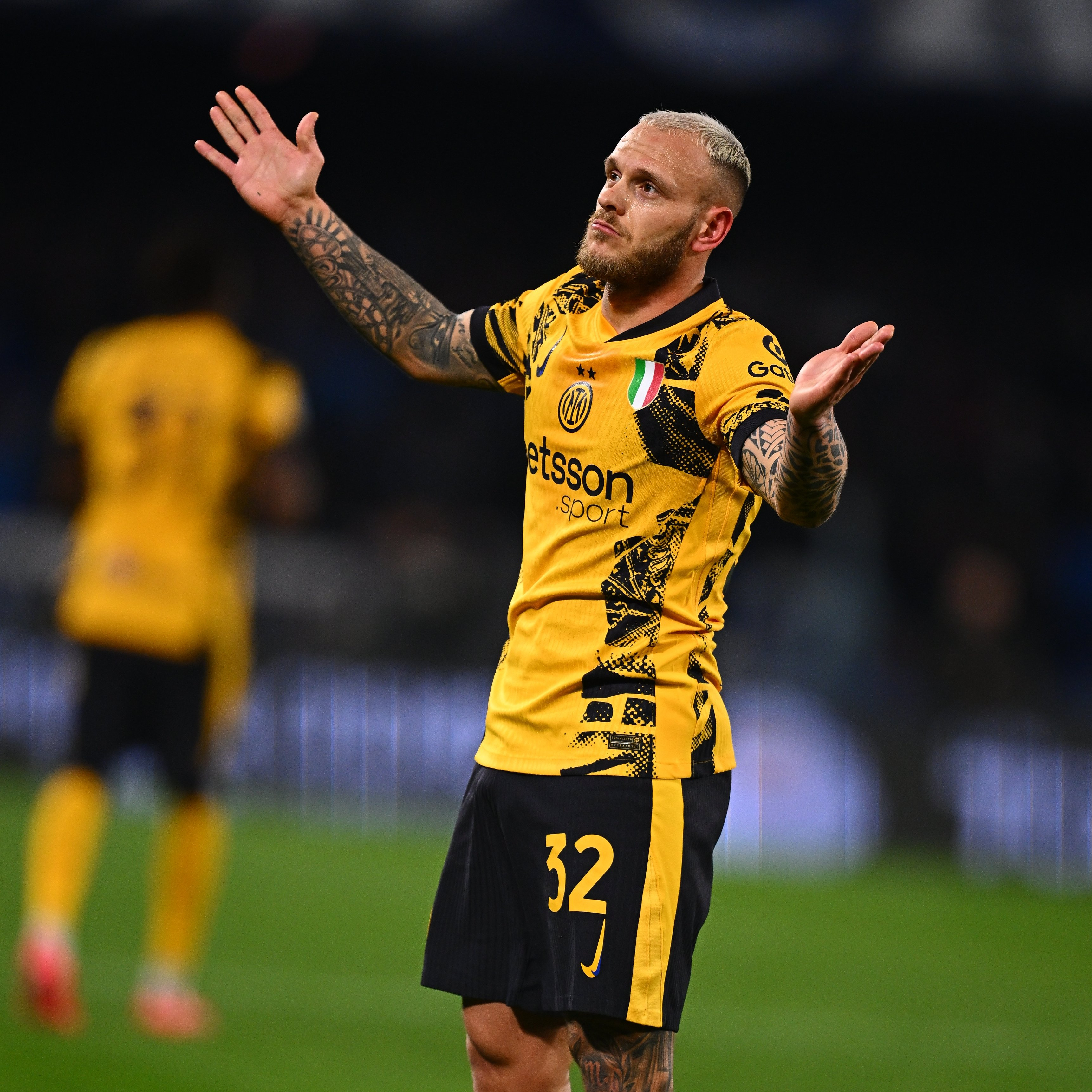 国际比赛日德甲焦点战，纽卡斯尔调整名单，媒体盛赞，身体对抗强度拉满的简单介绍