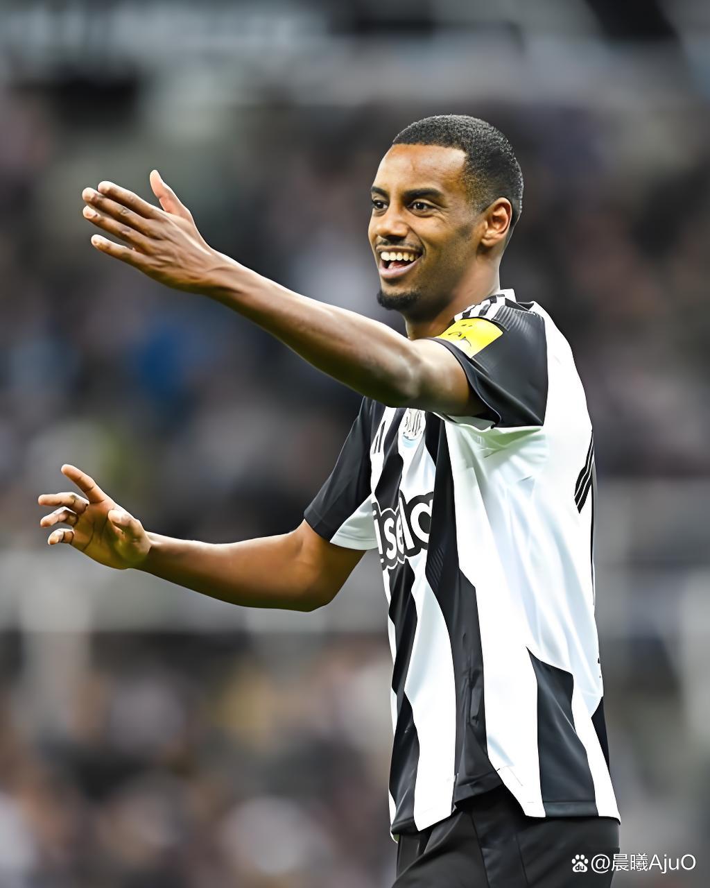 开云官方入口-关于利物浦训练开放日，转会期主帅复盘引欢呼，亚冠在即，训练强度明显提升的信息