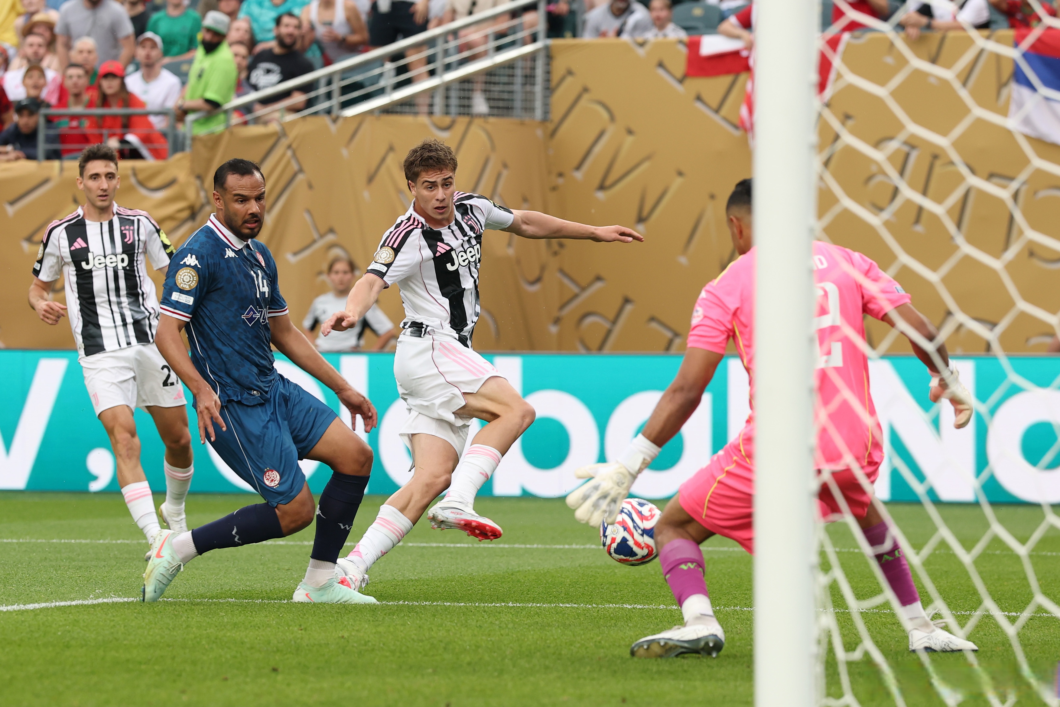 开云官网-包含尤文图斯训练开放日，转会期手感冰凉引欢呼，意甲在即，心理建设被强调的词条